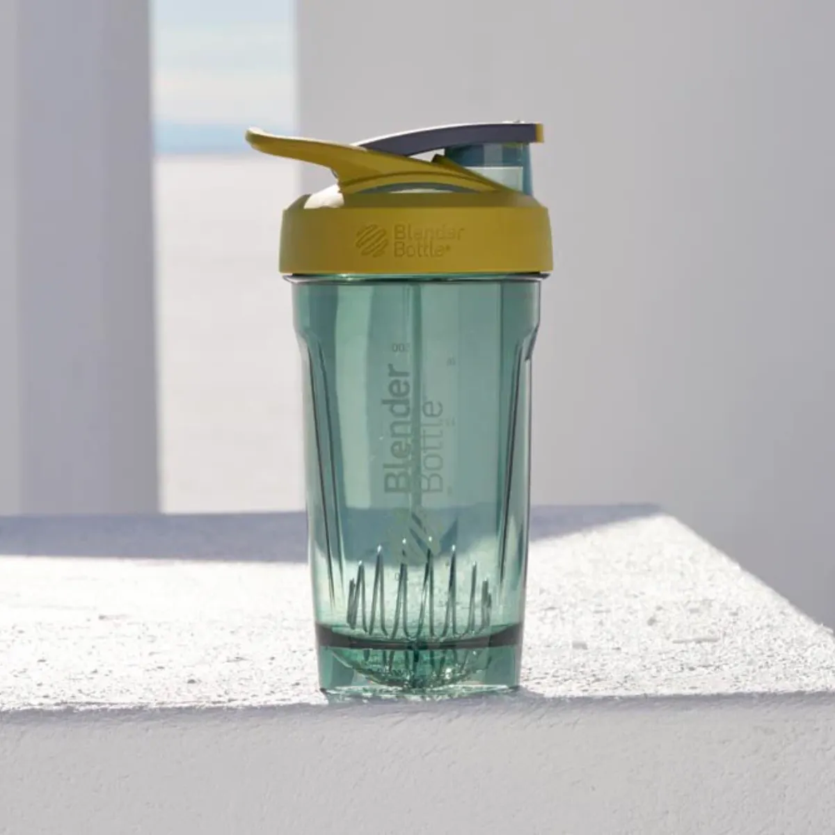 BlenderBottle - Strada Tritan 24oz/28oz
