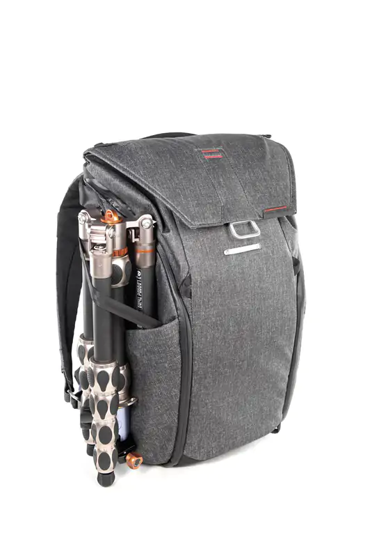6-features-pd-everyday-backpack-3